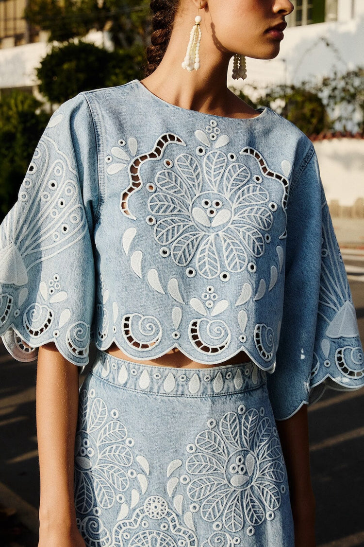 Richelieux Cropped Blouse