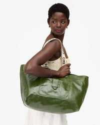 Grande Bateau Tote - Crinkle Patent