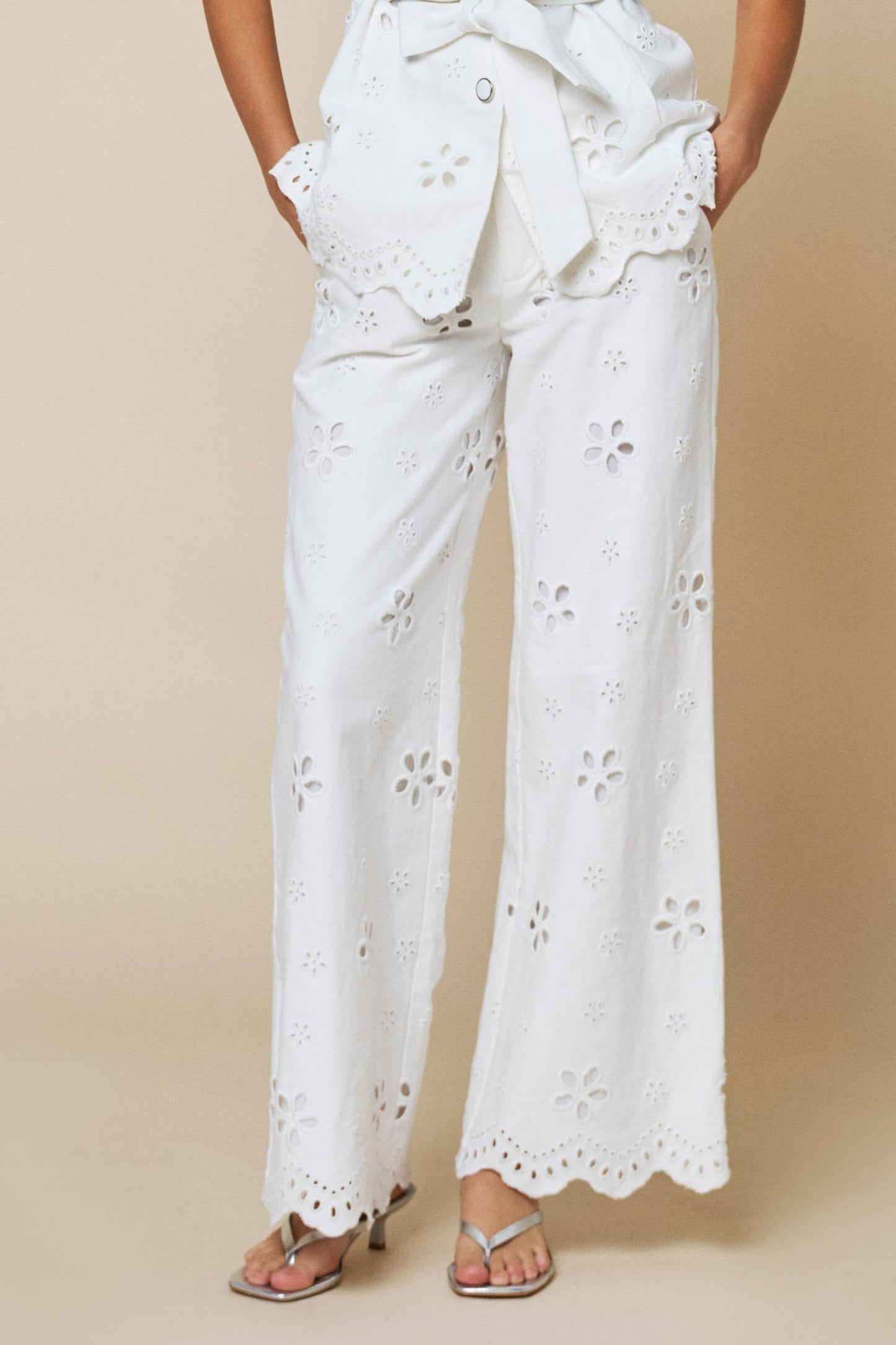 Max Floral Embroidery Scalloped Pants