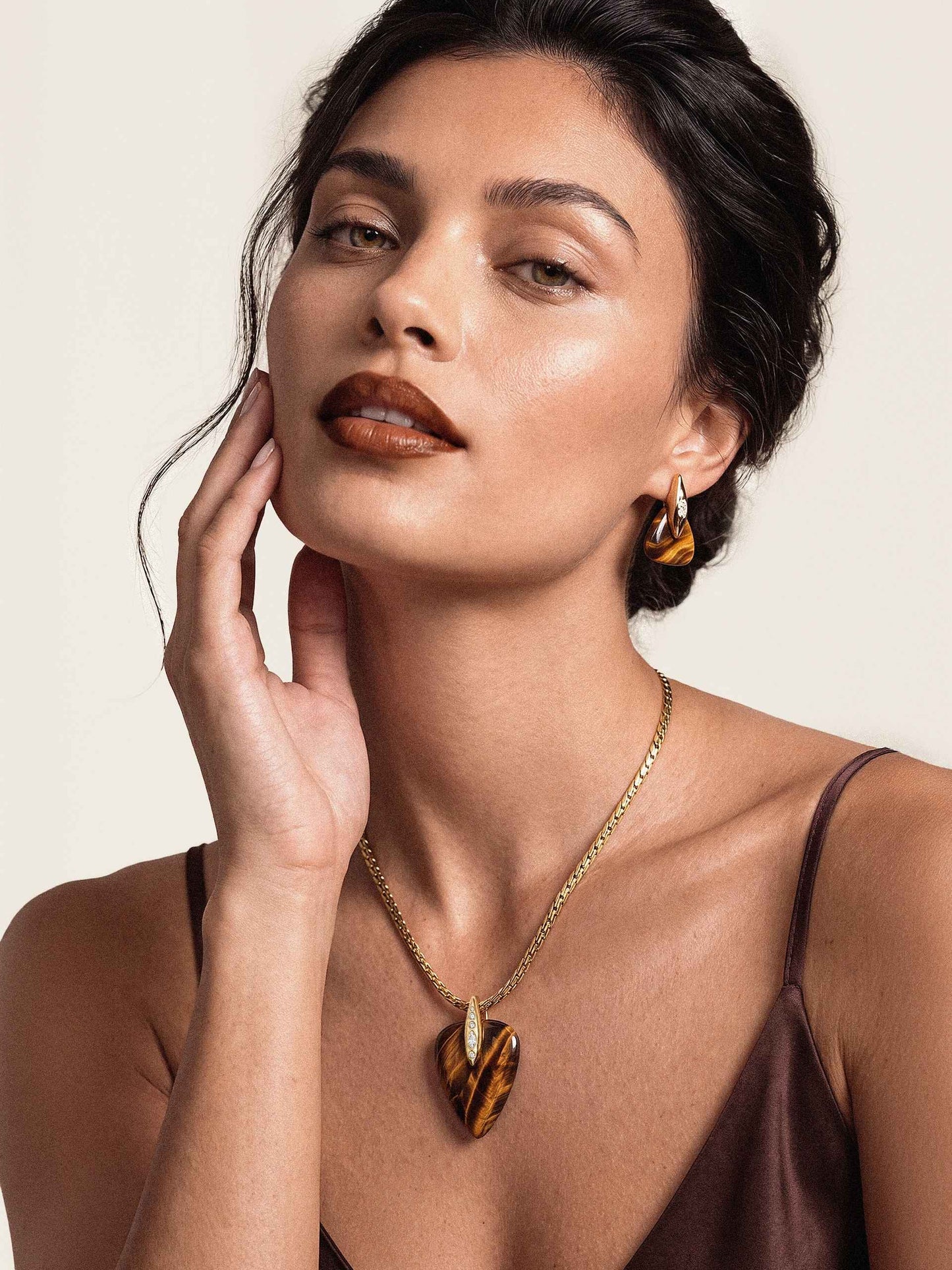 Solstice Pendant Choker in Tiger's Eye